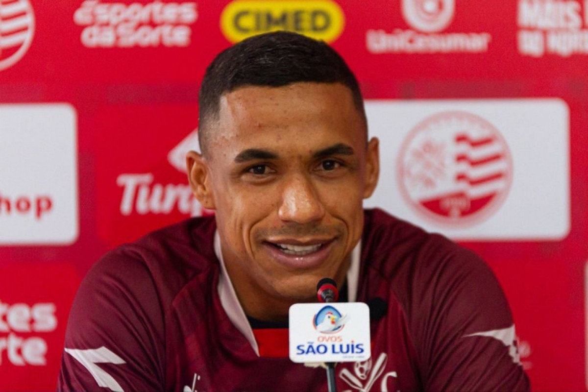 Arnaldo, lateral-direito do Náutico, (Gabriel França / CNC) Arnaldo, lateral-direito do Náutico, /Gabriel França / CNC