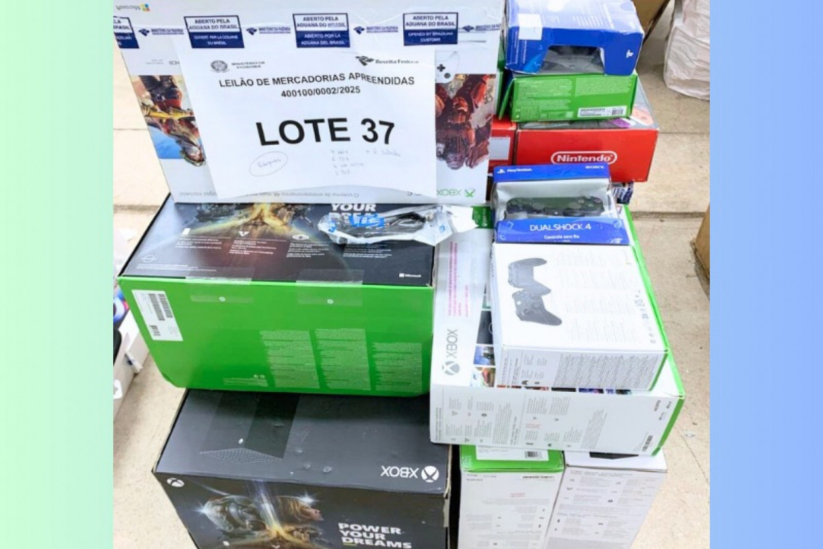 O leilão conta com eletrônicos como iPhones, smartwatches, notebooks, câmeras e fones de ouvido