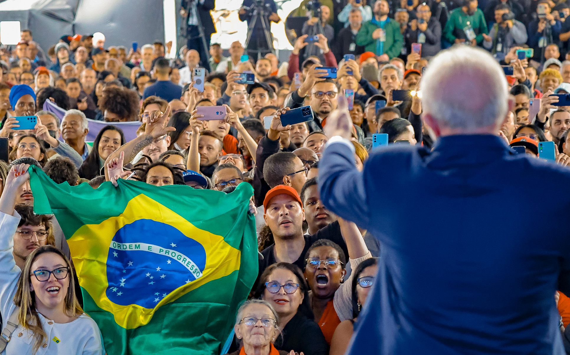 25.07.2025 - Presidente da República, Luiz Inácio Lula da Silva durante cerimônia de anúncio dos projetos habilitados pelo Novo PAC Seleções 2025 - Urbanização de Favelas, no âmbito
do Programa Periferia Viva.
Jardim Rochdale, Osasco - SP.
Foto: Ricardo Stuckert / PR
