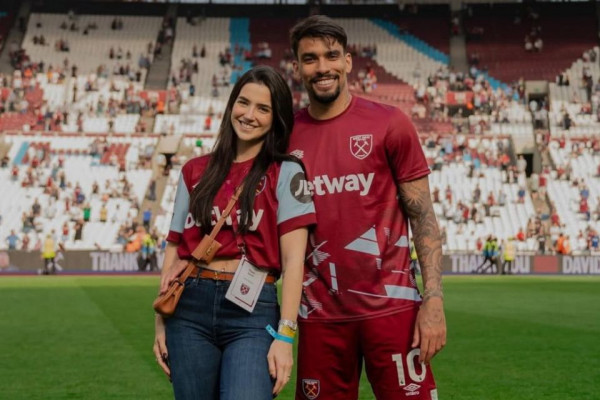 Lucas Paquetá, meia-atacante do West Ham, e a esposa Maria Eduarda Fournier