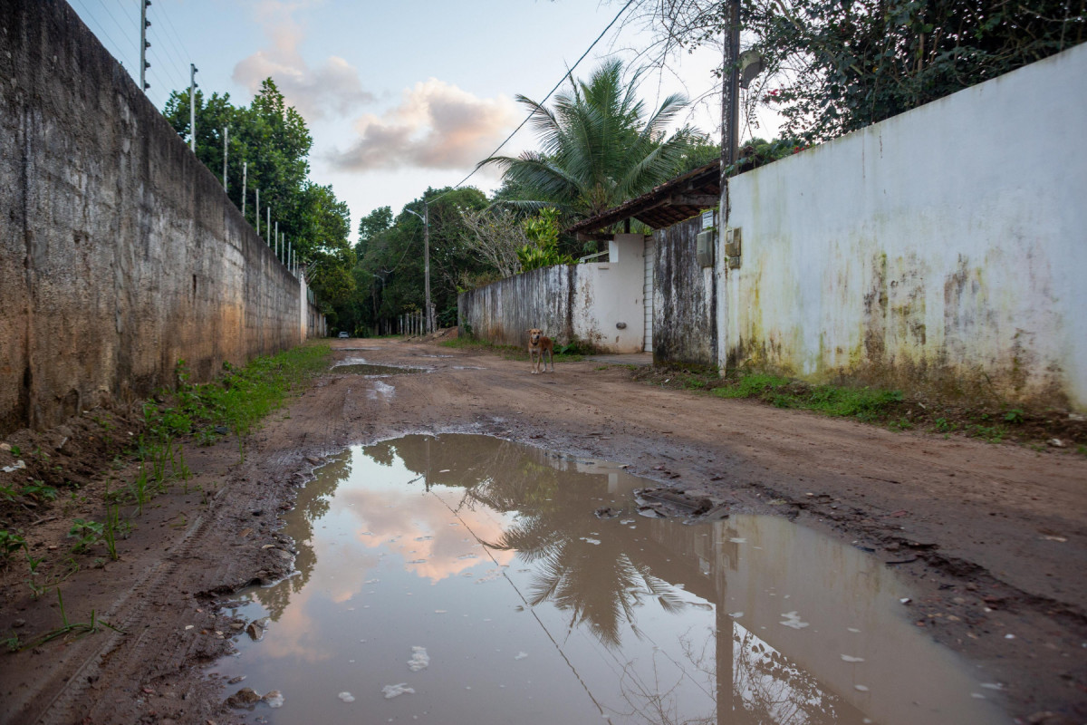 Ruas de Pau Ferro alagam com chuvas