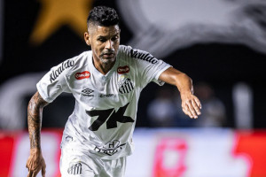 Aderlan, lateral-direito do Santos