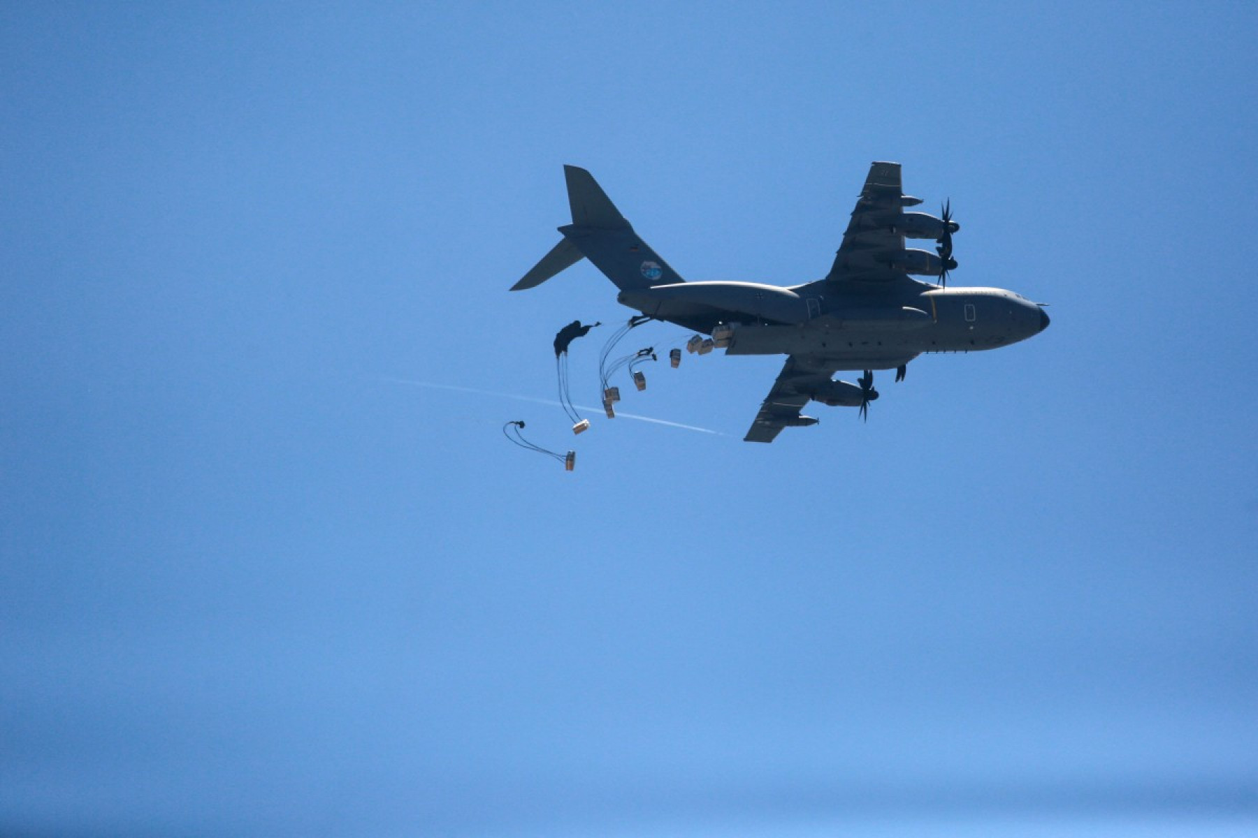 Lançamento aéreo de suprimentos humanitários em Gaza