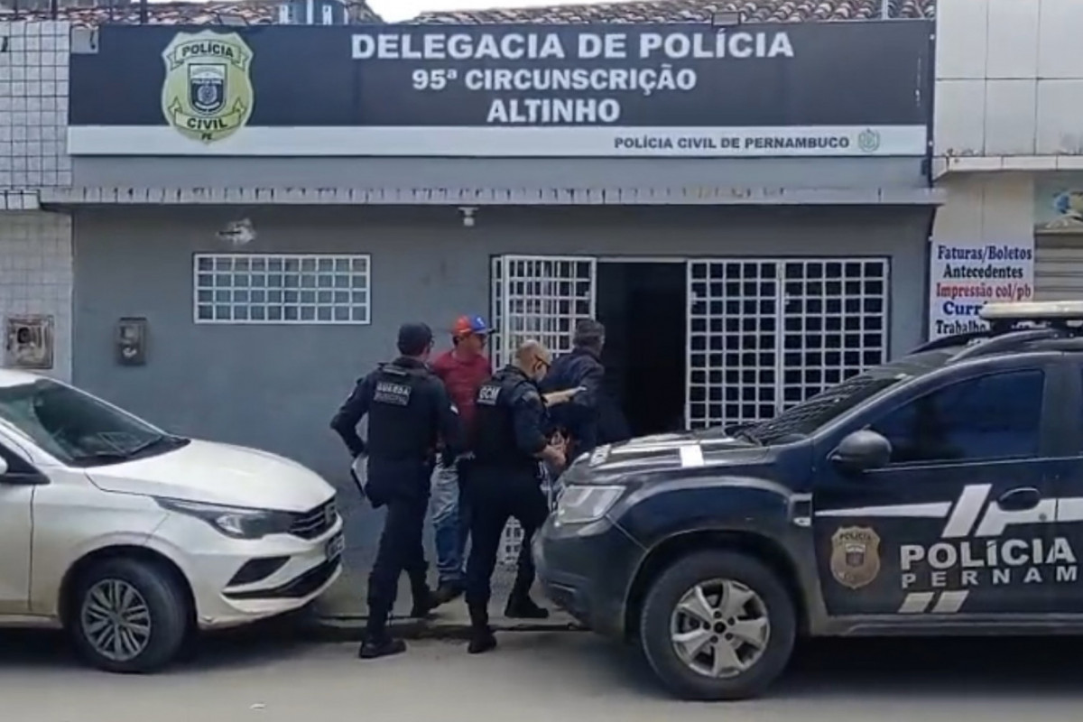 Homem foi conduzido à Delegacia de Altinho. (Foto: Reprodução) Homem foi conduzido à Delegacia de Altinho./Foto: Reprodução