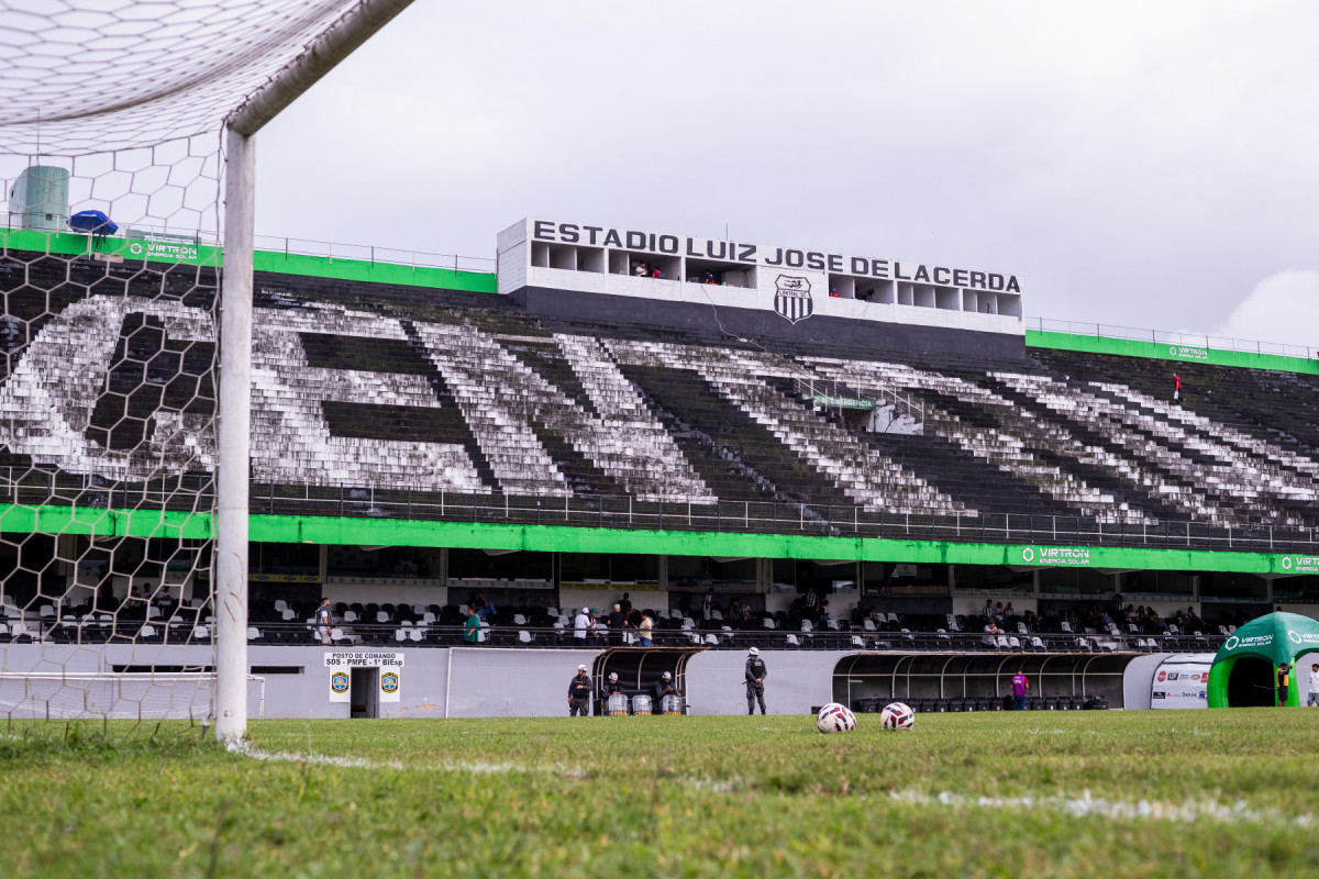 Caruaru, PE, 03/08/2025 - CENTRAL X LAGARTO - Na tarde deste domingo(03), a equipe do Central recebeu a equipe do Lagarto pelo Campeonato Brasileiro da Serie D 2025 no estádio Lacerdão. (Rafael Vieira) Caruaru, PE, 03/08/2025 - CENTRAL X LAGARTO - Na tarde deste domingo(03), a equipe do Central recebeu a equipe do Lagarto pelo Campeonato Brasileiro da Serie D 2025 no estádio Lacerdão./Rafael Vieira