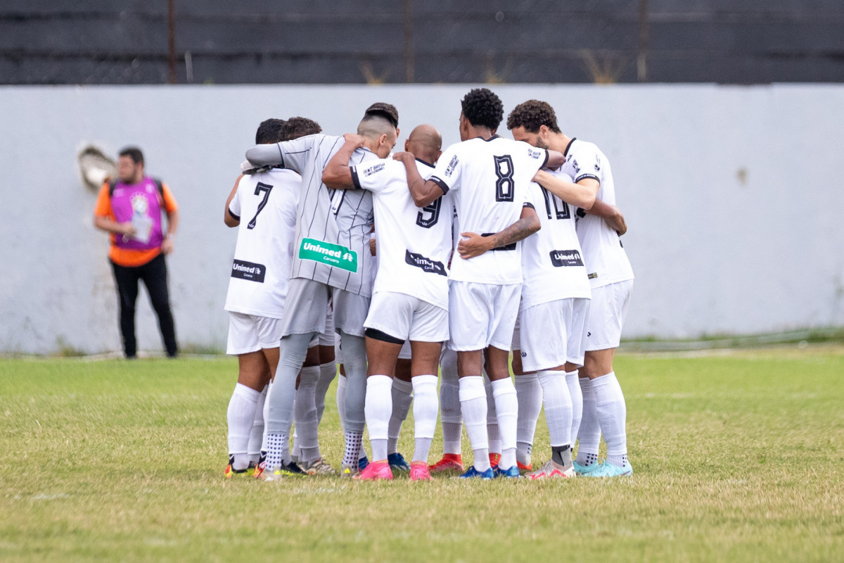 Caruaru, PE, 03/08/2025 - CENTRAL X LAGARTO - Na tarde deste domingo(03), a equipe do Central recebeu a equipe do Lagarto pelo Campeonato Brasileiro da Serie D 2025 no estádio Lacerdão. Time do Central/Rafael Vieira