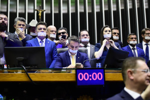 Deputados de oposição ocupam Mesa Diretora da Câmara dos Deputados