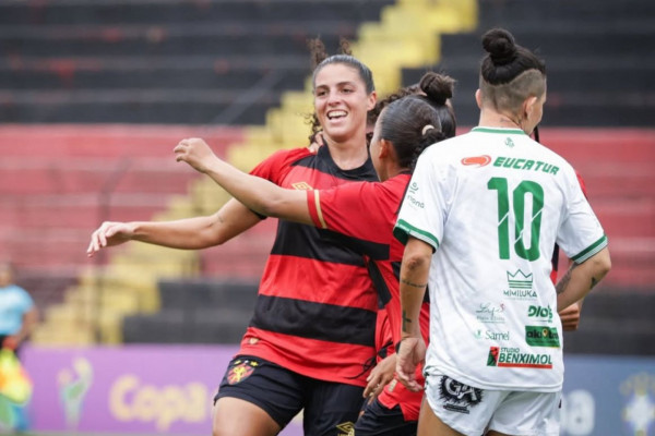 Sport e Manaus se enfrentaram pela terceira fase da Copa do Brasil Feminina