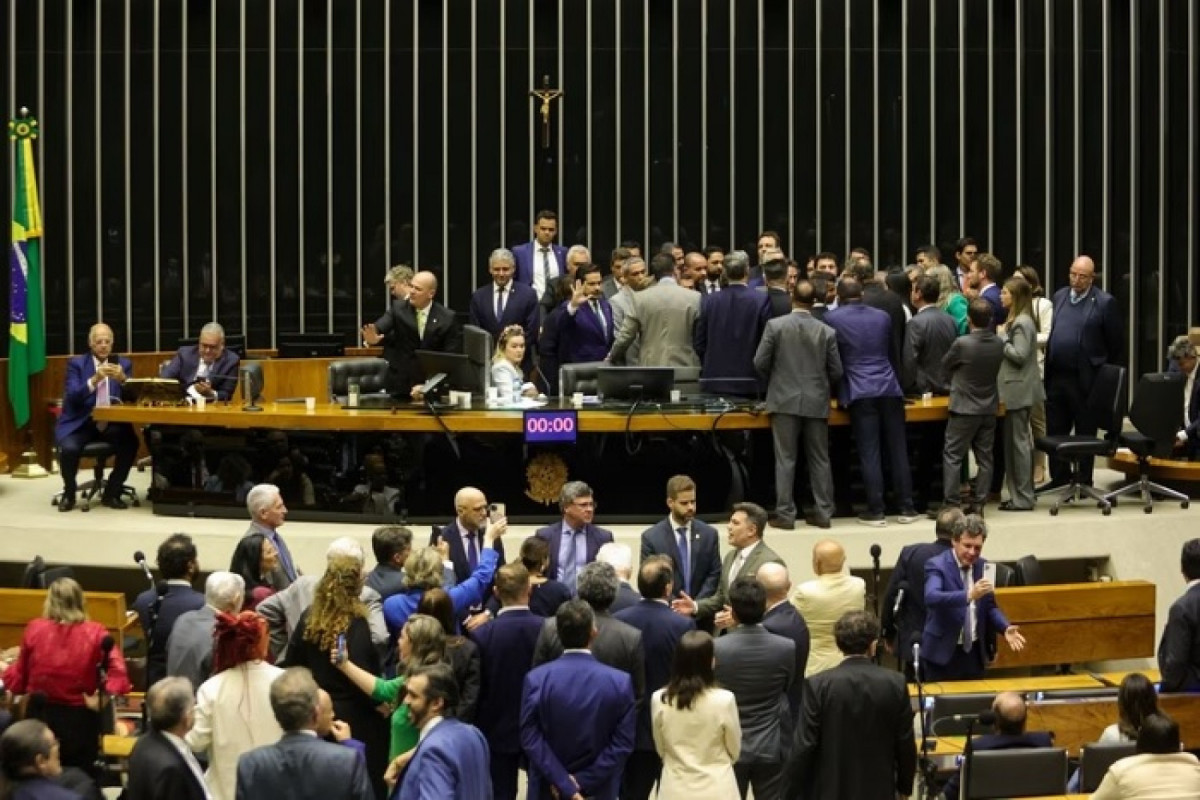 Plenário: A abertura oficial se deu com mais de 24 horas de atraso em meio a tensão com a ocupação na Casa (VINÍCIUS SCHMIDT/METRÓPOLES) Plenário: A abertura oficial se deu com mais de 24 horas de atraso em meio a tensão com a ocupação na Casa/VINÍCIUS SCHMIDT/METRÓPOLES