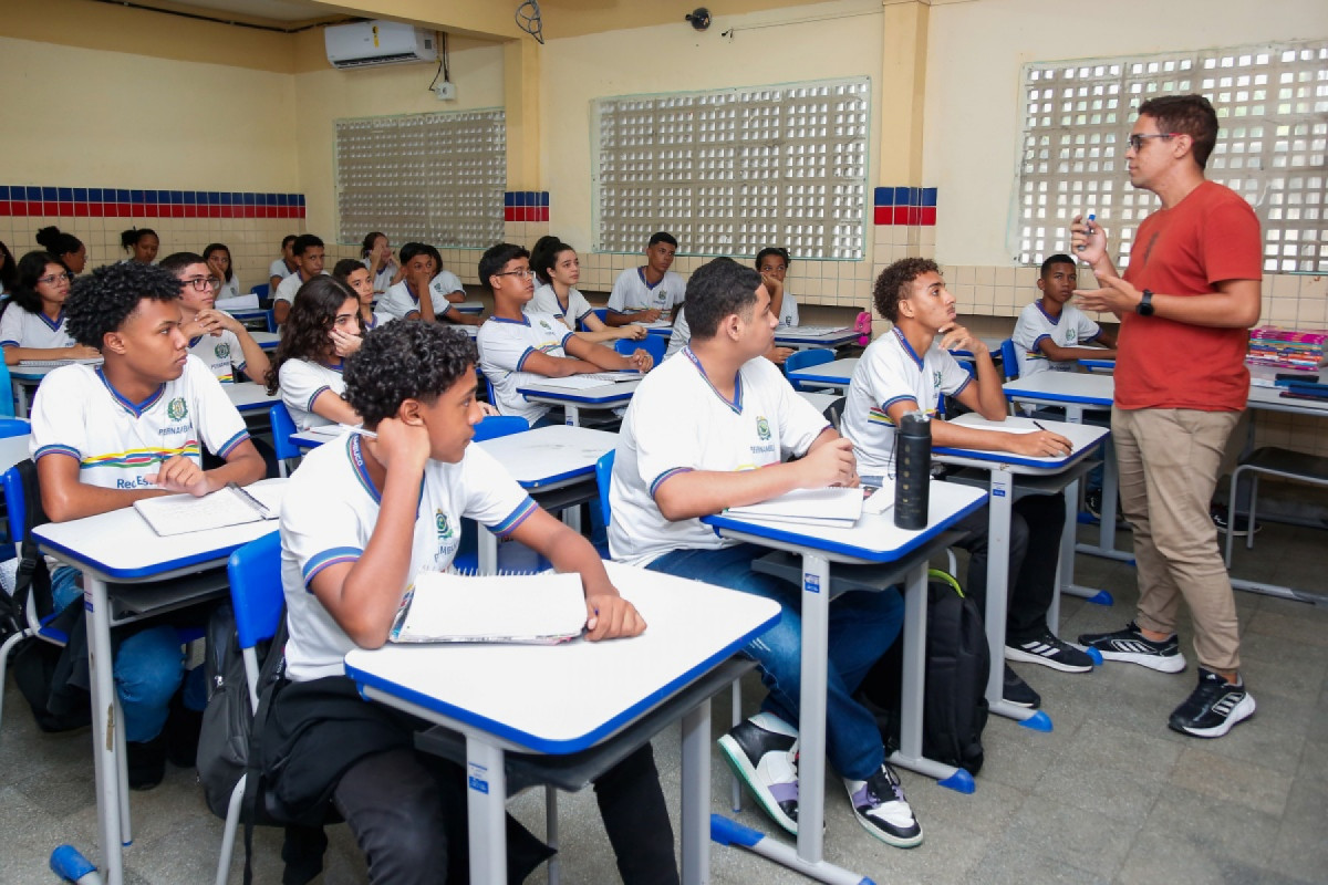 Secretaria de Educação abre inscrições para 4,8 mil vagas em cursos do programa Trilhatec
(Reprodução) Secretaria de Educação abre inscrições para 4,8 mil vagas em cursos do programa Trilhatec
/Reprodução