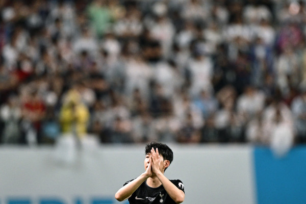Son em última partida pelo Tottenham