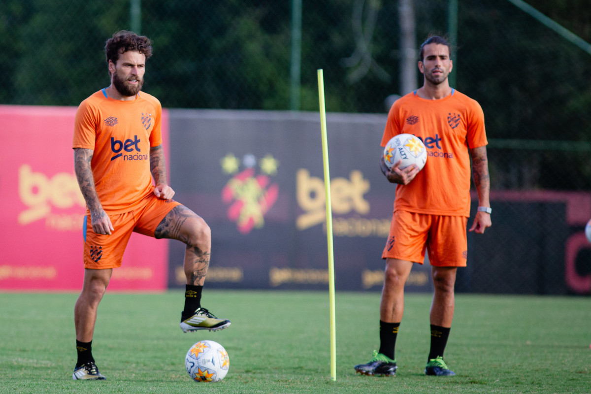 Lucas Lima e Sérgio Oliveira em treino do Sport/Paulo Paiva/Sport Recife