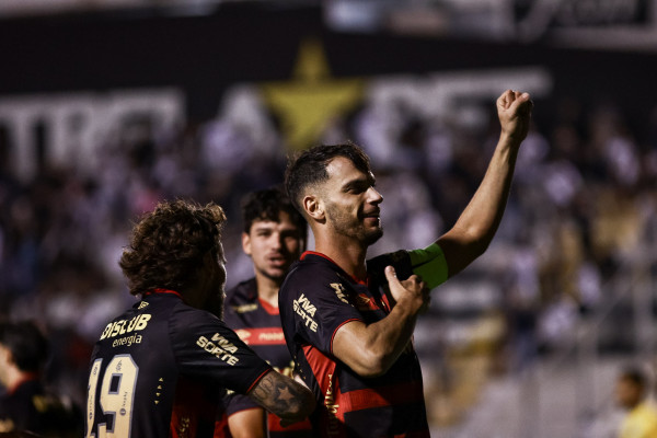Rafael Thyere, zagueiro e capitão do Sport