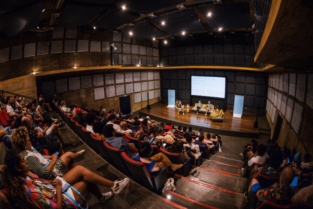 Além da programação de shows, o Porto Musical conta com feiras de negócios, mesas de debates, workshops, entre outras atividades.