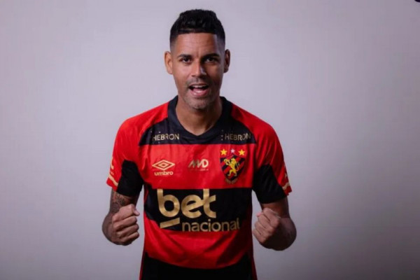 Aderlan, lateral-direito do Sport
