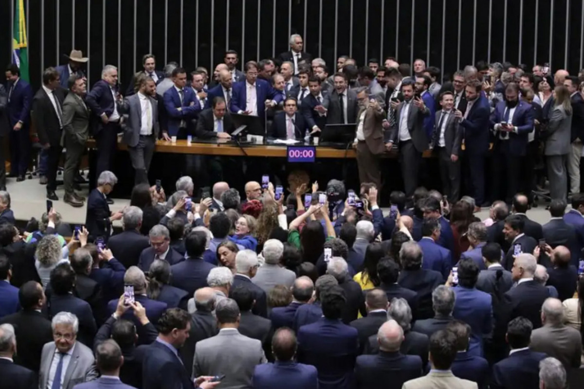 Nesta semana, deputados e senadores de oposição pernoitaram nos plenários da Câmara e do Senado para manter a ocupação das mesas diretoras das Casas, inviabilizando a retomada dos trabalhos legislativos/Foto: Bruno Spada/Câmara dos Deputados