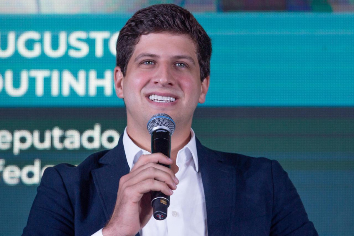 João Campos admitiu que esse é o modelo que vem sendo adotado em todo o mundo, mas que existe o desafio em relação ao formato da concessão (Foto: Rafael Vieira/DP Foto) João Campos admitiu que esse é o modelo que vem sendo adotado em todo o mundo, mas que existe o desafio em relação ao formato da concessão/Foto: Rafael Vieira/DP Foto