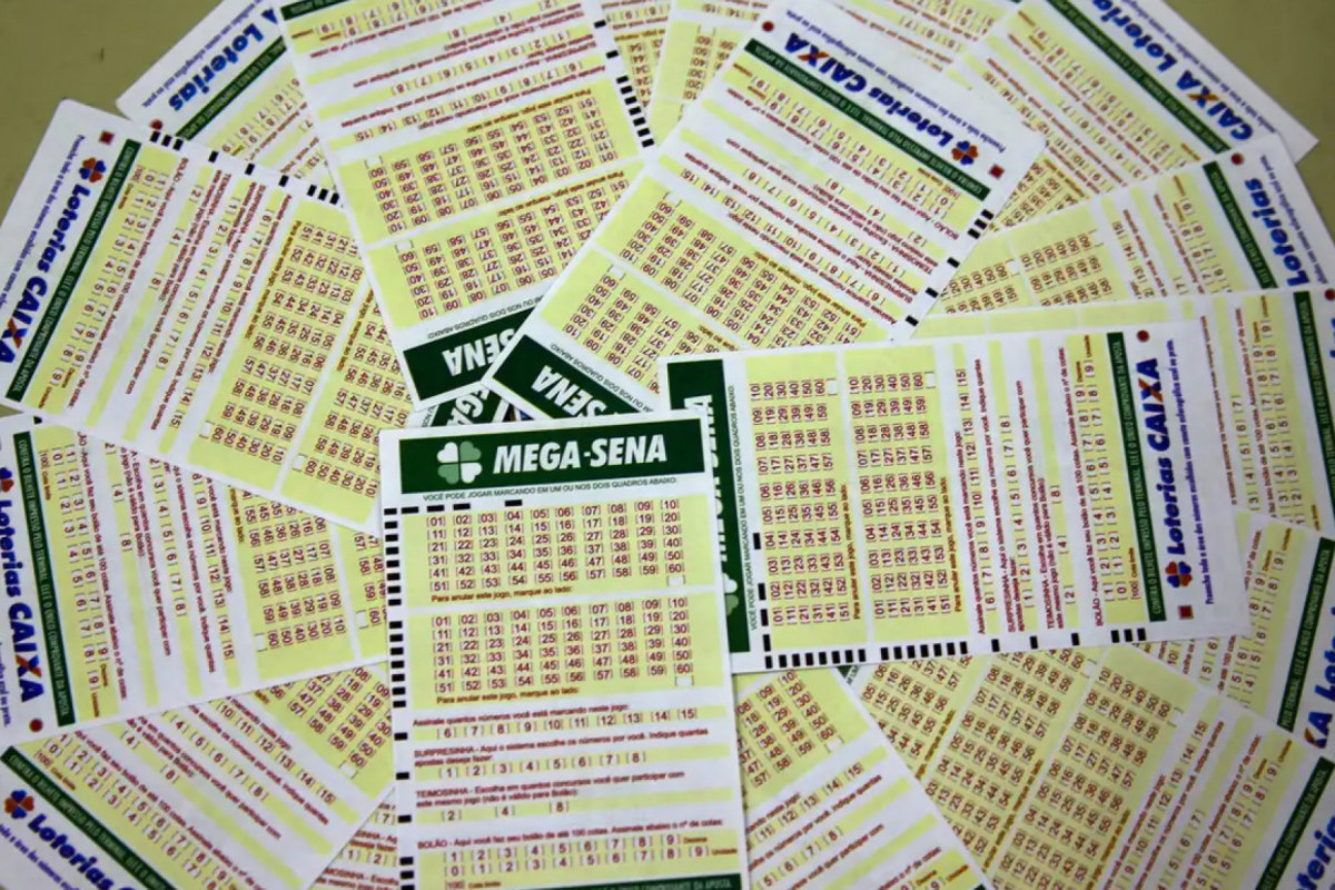 As apostas podem ser feitas até as 19h (horário de Brasília), nas casas lotéricas credenciadas pela Caixa, em todo o país ou pela internet (Foto: Marcello Casal Jr/Agência Brasil) As apostas podem ser feitas até as 19h (horário de Brasília), nas casas lotéricas credenciadas pela Caixa, em todo o país ou pela internet/Foto: Marcello Casal Jr/Agência Brasil