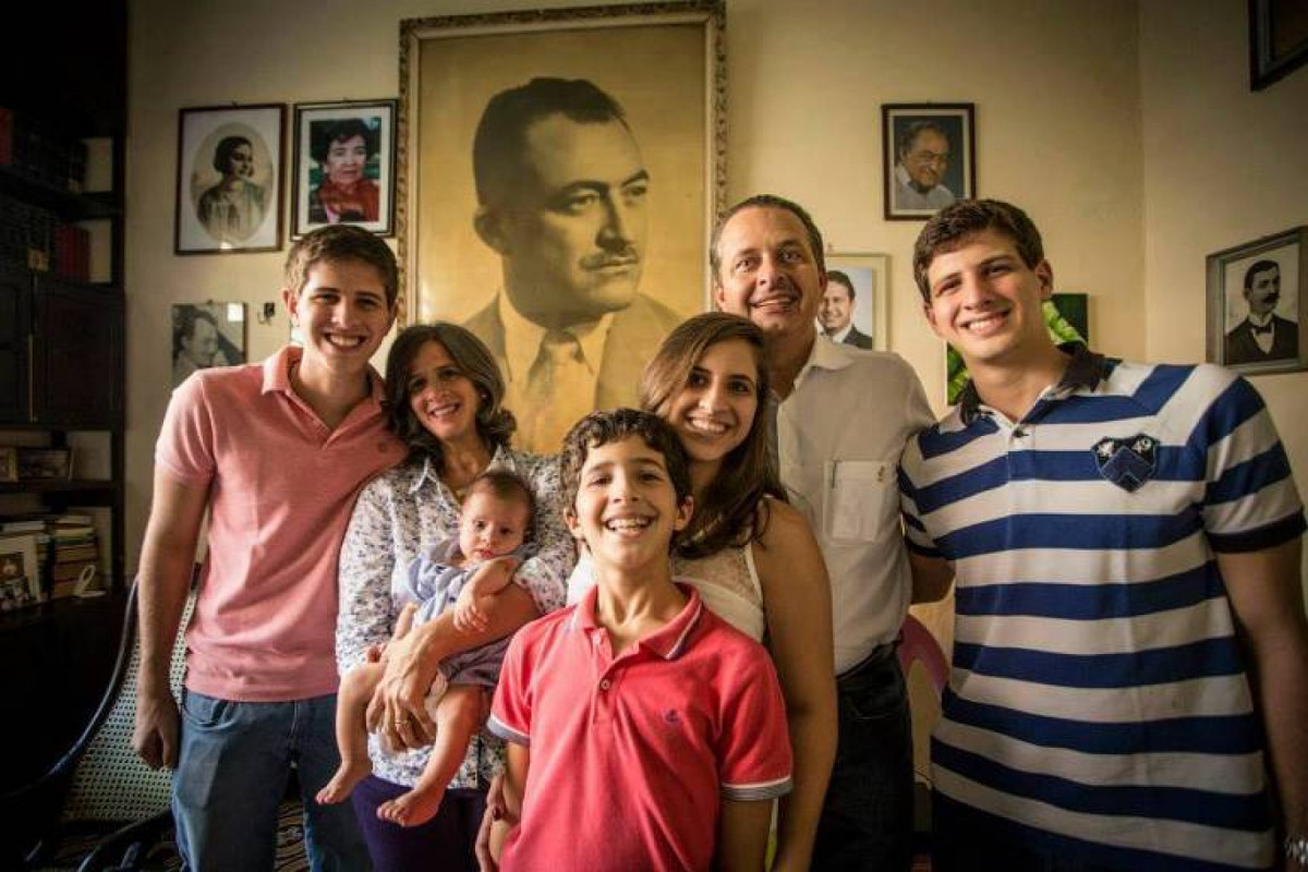 Eduardo Campos, esposa e filhos (Foto: Reprodução/Facebook) Eduardo Campos, esposa e filhos/Foto: Reprodução/Facebook