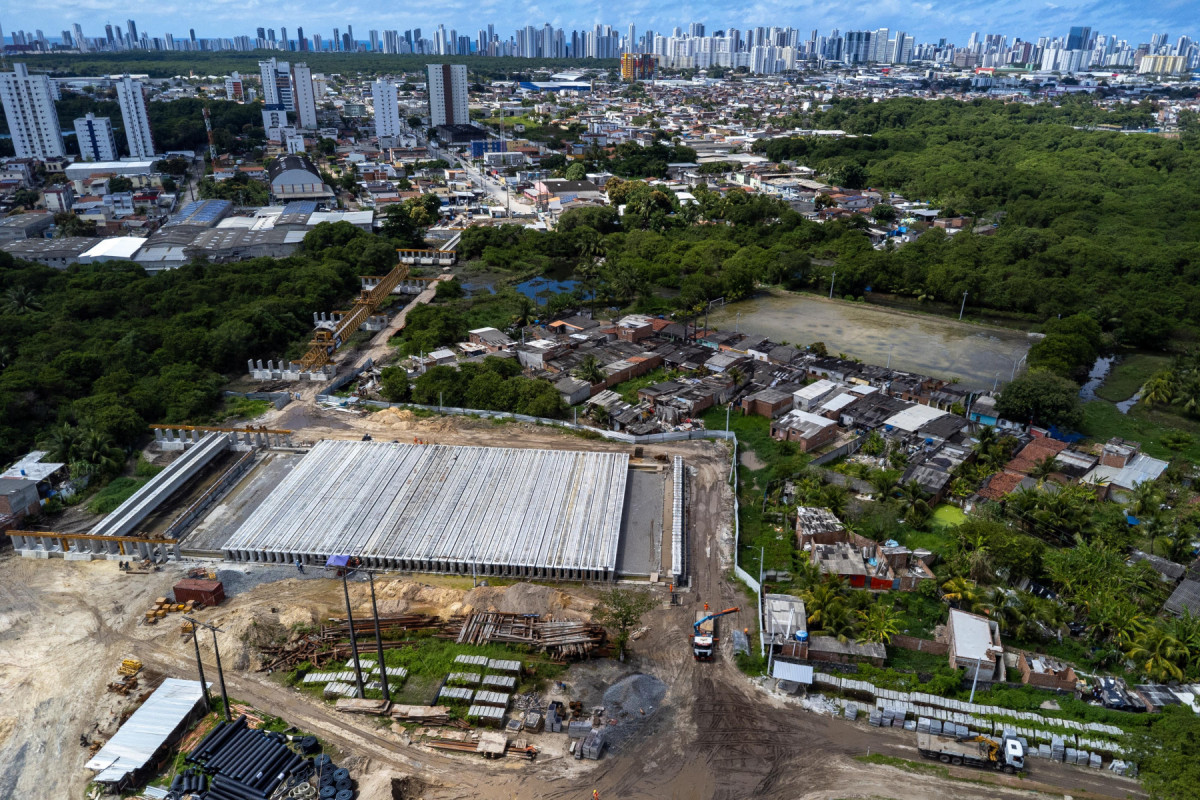 Ponte está sendo construída na Zona Sul do Recife (Rafael Vieira/DP) Ponte está sendo construída na Zona Sul do Recife /Rafael Vieira/DP