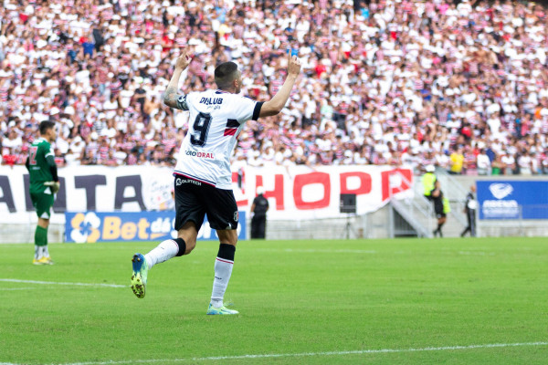 Thiago Galhardo, atacante do Santa Cruz