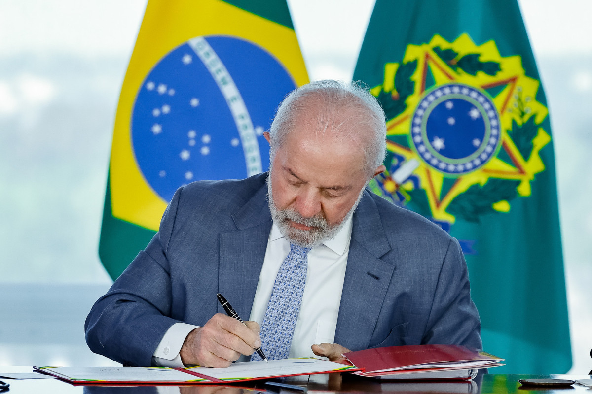  Presidente da Rep..blica, Luiz In..cio Lula da Silva, durante san....o do Projeto de Lei n.. 847/2025, que aprimora a destina....o de recursos do Fundo Nacional de Desenvolvimento Cient..fico e Tecnol..gico (FNDCT). Pal..cio do Planalto, Bras..lia ... DF...Foto: Ricardo Stuckert / PR