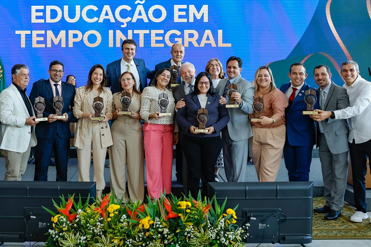 Cerimônia de premiação do MEC no Palácio do Planalto/Ricardo Stuckert / PR e Artur Portella/Secom