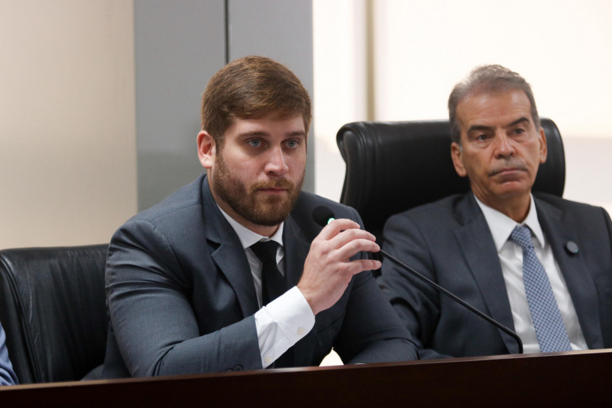 Virgílio Oliveira ao lado do presidente da CCLJ, Alberto Feitosa