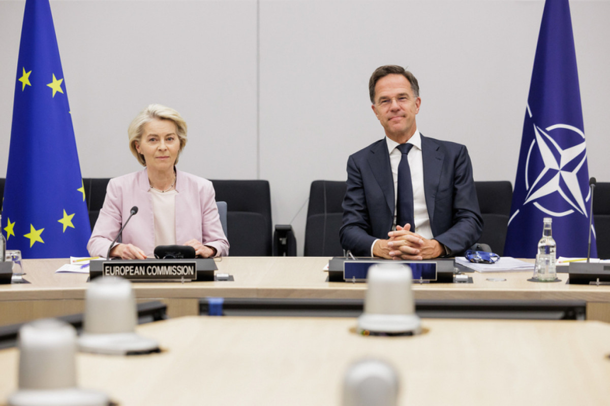 Conferência virtual entre líderes europeus, o secretário-geral da Organização do Tratado do Atlântico Norte (OTAN) e os presidentes dos EUA, Ucrânia, Comissão Europeia e do Conselho Europeu sobre as negociações de um acordo de paz