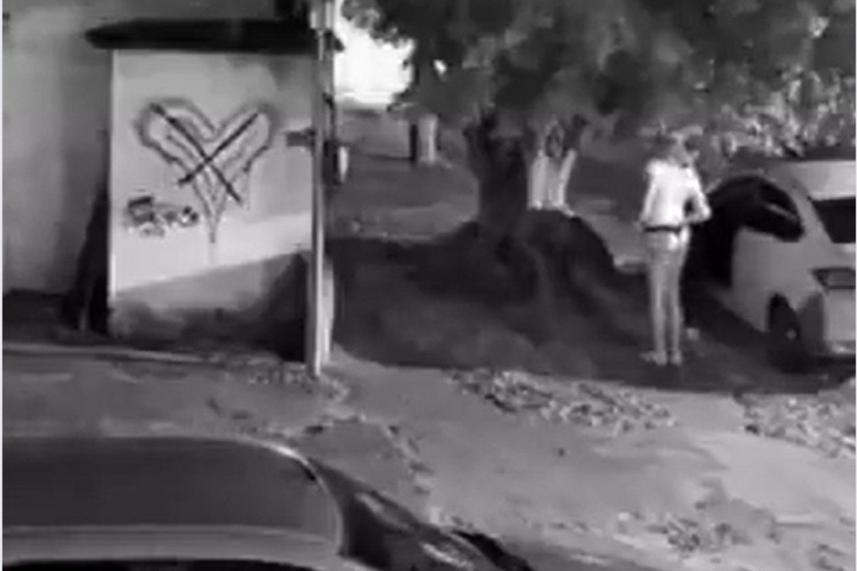 Homem identificado como Eduardo Costa, pastor e bispo, aparece em vídeo usando peruca e calcinha nas ruas da cidade de Goiânia