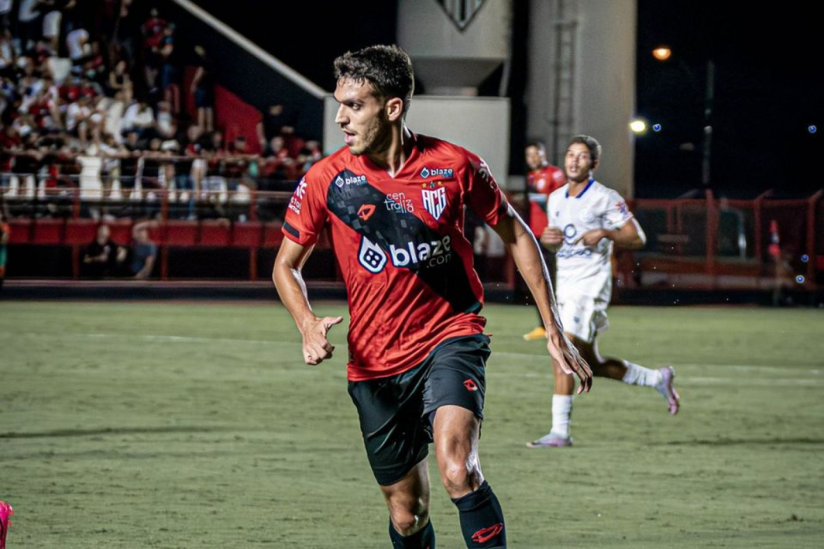 Volante Lucas Kal em passagem pelo Atlético-GO (Ingryd Oliveira/ACG) Volante Lucas Kal em passagem pelo Atlético-GO/Ingryd Oliveira/ACG