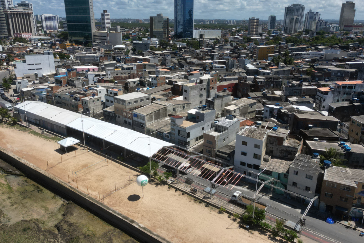 Palco montado para recepção do presidente