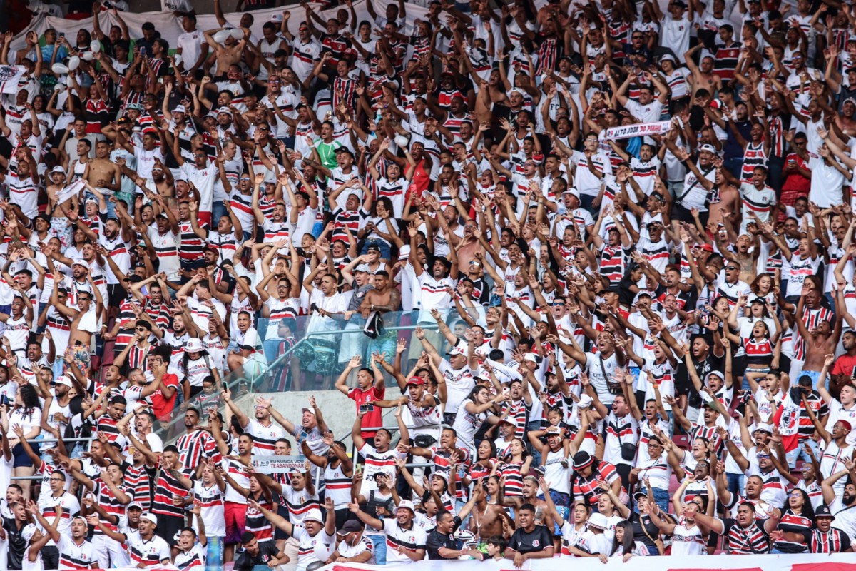 Torcida do Santa Cruz/Evelyn Victoria/SCFC