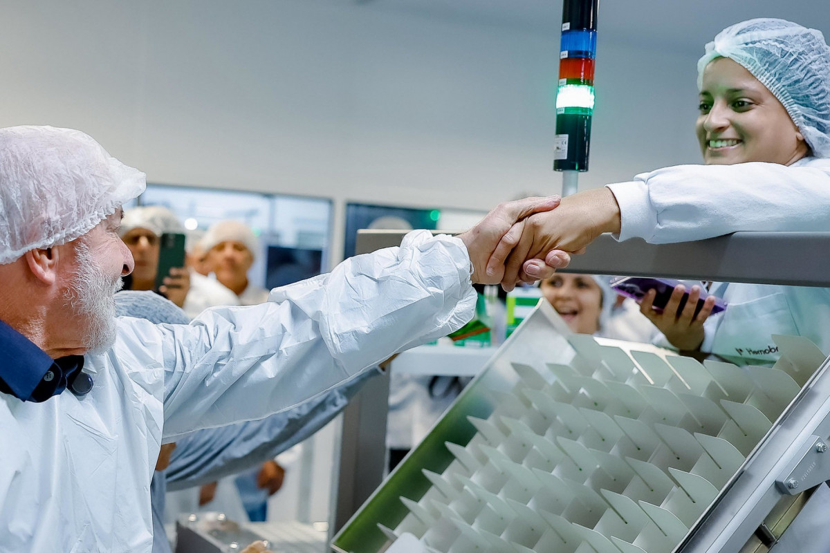 A nova unidade da empresa, vinculada ao Ministério da Saúde, marca a conquista da independência do Brasil no setor, com a produção de medicamentos essenciais para o Sistema Único de Saúde (SUS). Ao todo, foram investidos R$ 1,9 bilhão na nova planta
