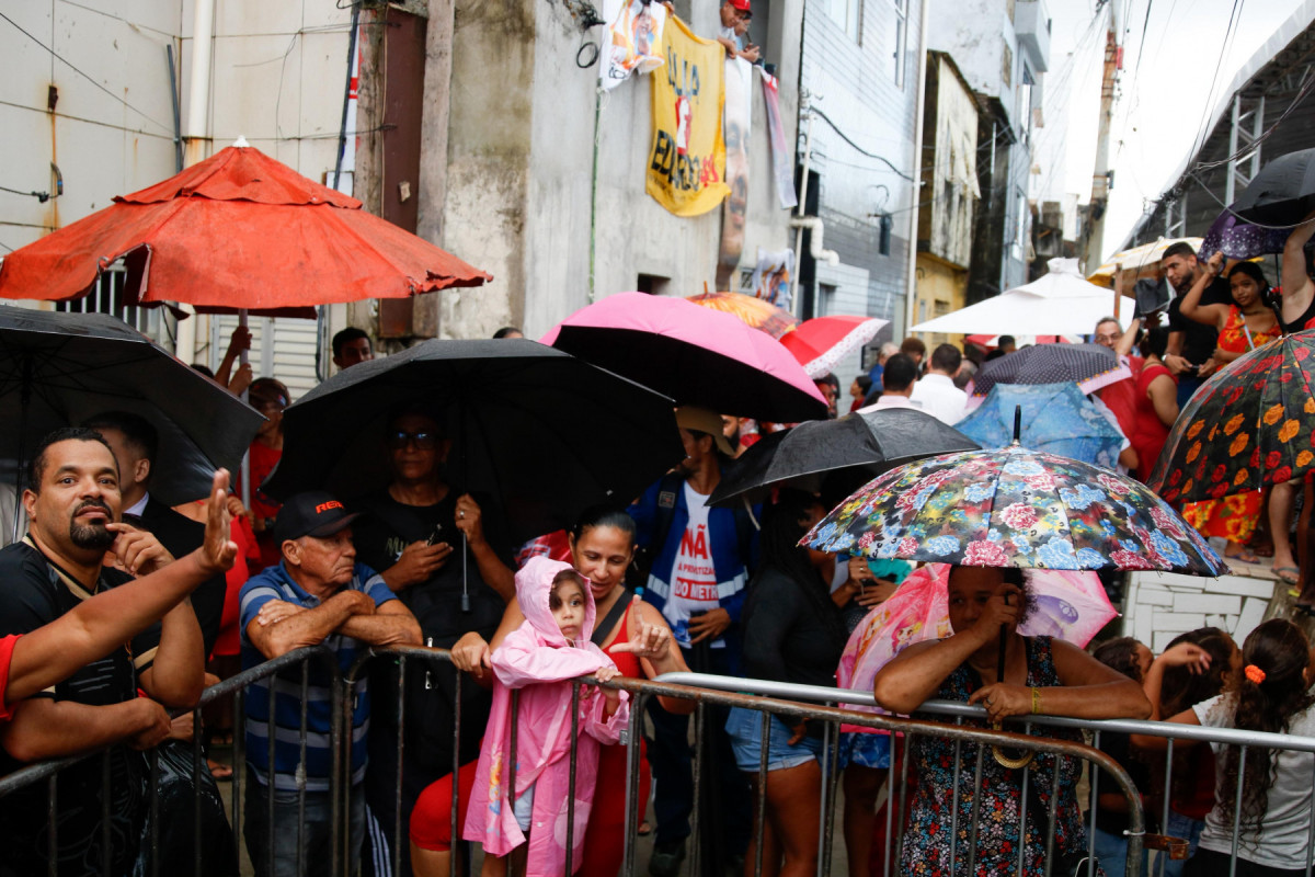 Moradores de Brasília Teimosa recebem o presidente Lula