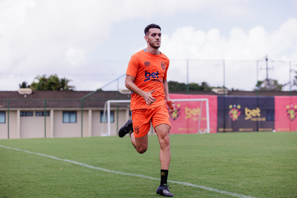 Lucas Kal, volante do Sport