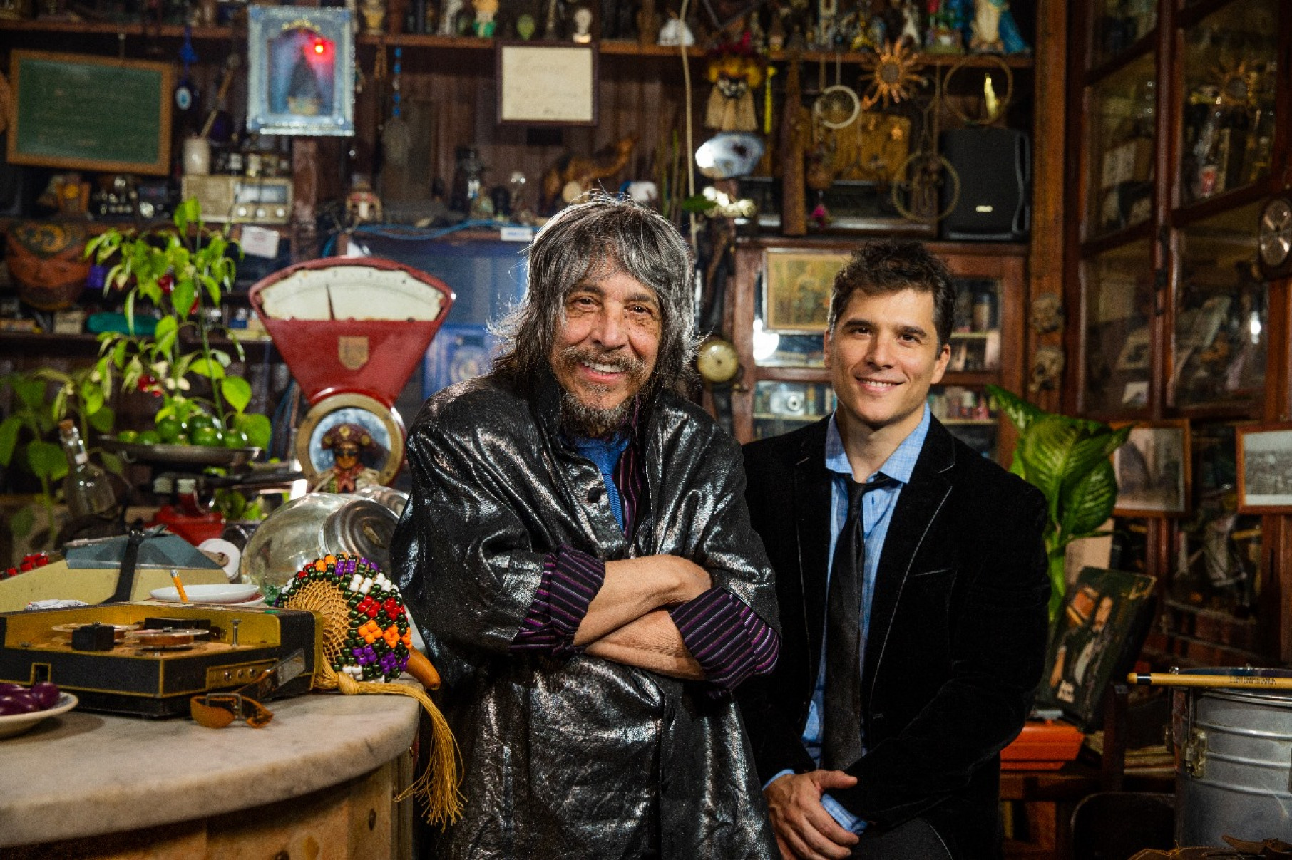 Benito Di Paula e o filho Rodrigo Vellozo dividem o palco no Teatro Guararapes