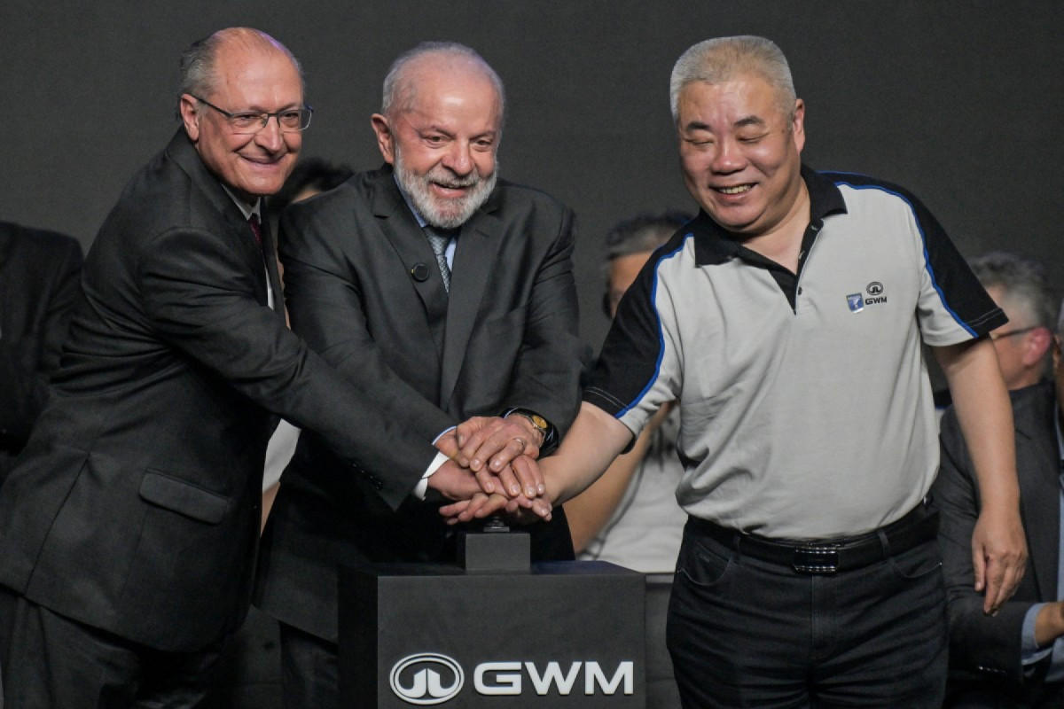 Presidente Lula em inauguração de montadora  