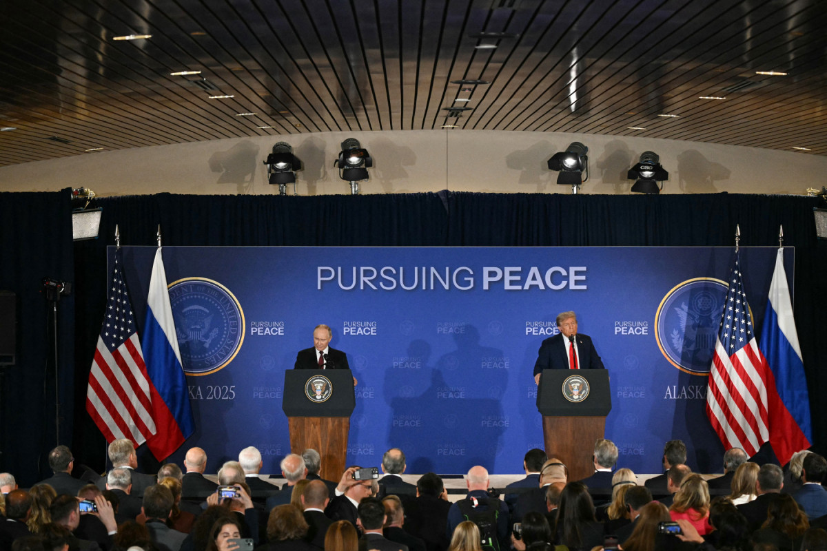 Coletiva entre o presidente russo Vladimir Putin e o presidente dos Estados Unidos, Donald Trump/Drew ANGERER / AFP