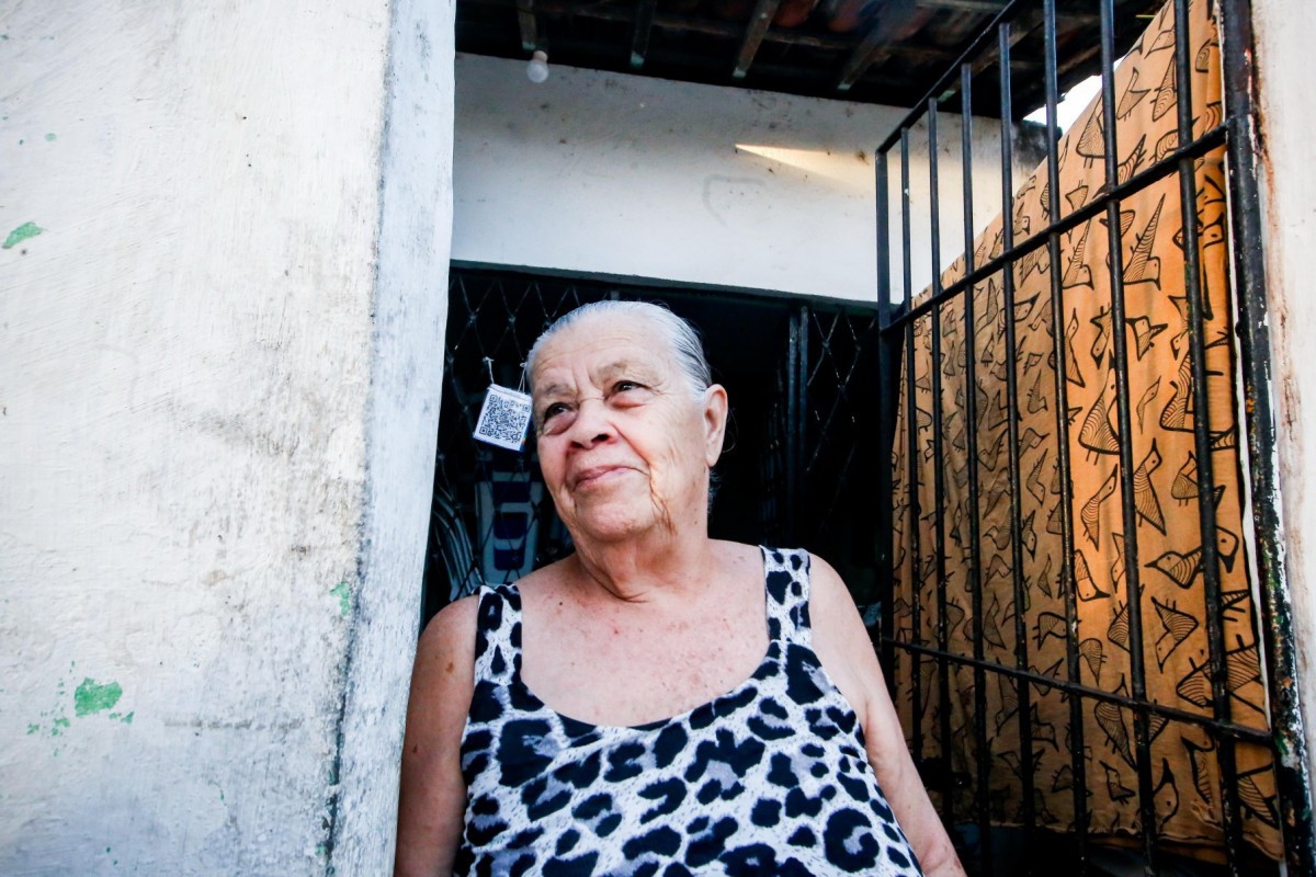 Natália Regida não troca a casa que mroa em Dancin' Days por nada e que vive no local com os dois filhos