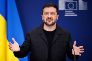  Ukraine's President Volodymyr Zelensky speaks during a joint press conference with European Commission President in Brussels, on August 17, 2025. 