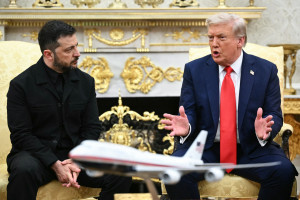 O presidente ucraniano Volodymyr Zelensky e o presidente dos EUA, Donald Trump
