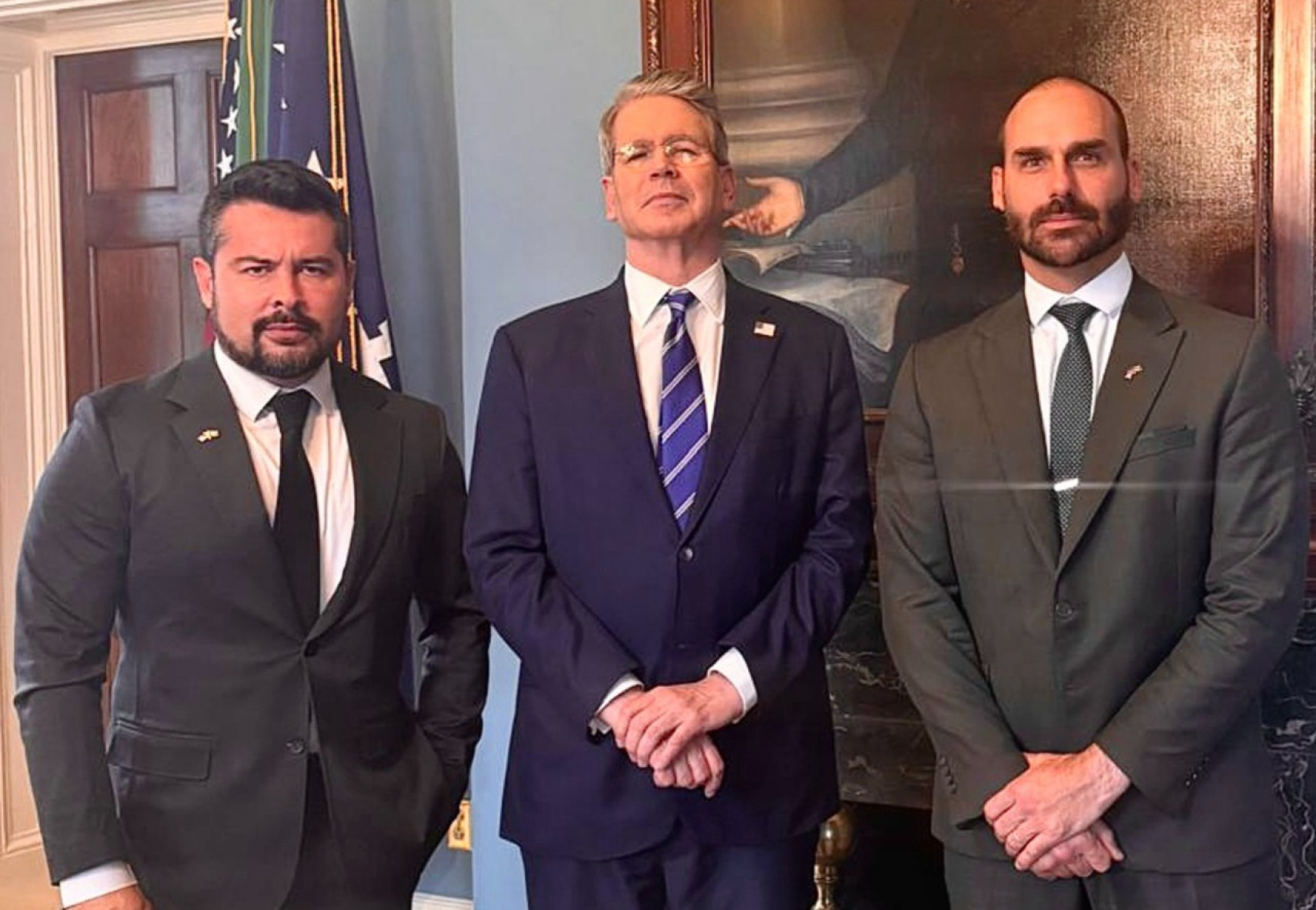 Eduardo Bolsonaro, secretário do Tesouro dos EUA, Scott Bessent e jornalista Paulo Figueiredo