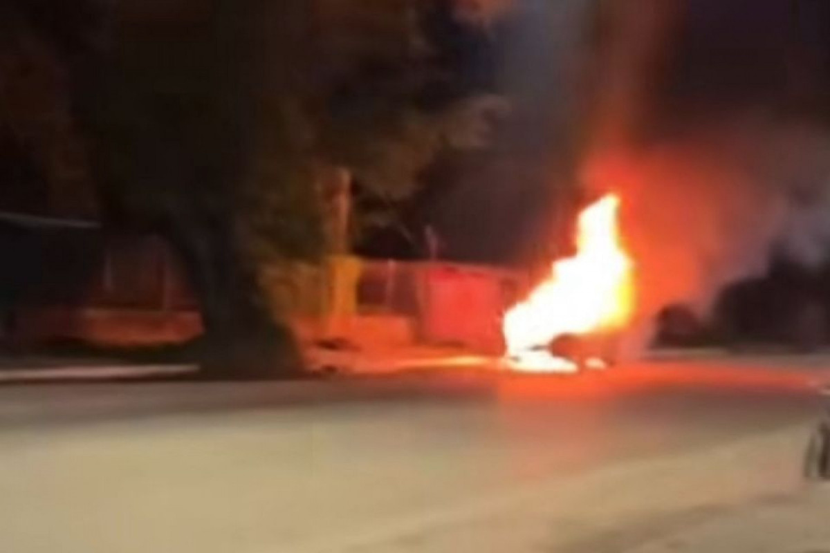Carro pega fogo no bairro da Várzea
(Reprodução/redes sociais) Carro pega fogo no bairro da Várzea
/Reprodução/redes sociais