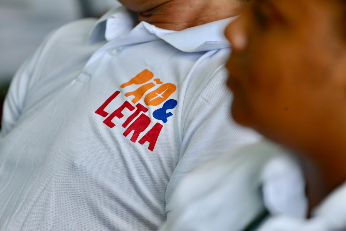 Recife lança programa de bolsas para educar pessoas em situação de rua