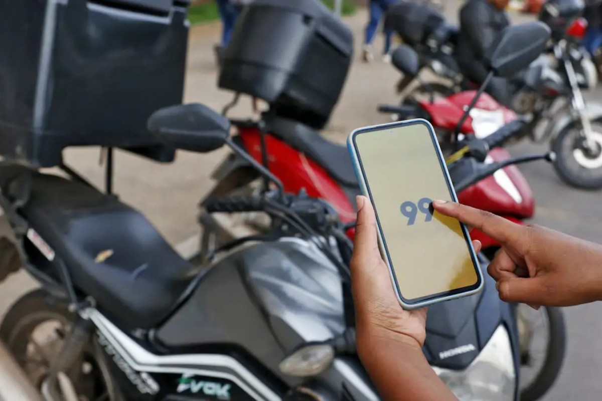 Motociclistas por aplicativo se mobilizam para cobrar mais segurança