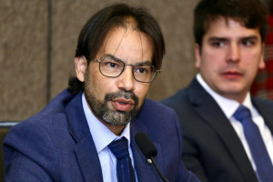 Ex-líder da oposição, Diogo Moraes será o presidente da CPI contra Raquel Lyra na Alepe