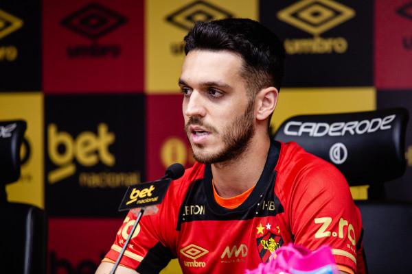 Lucas Kal, volante do Sport