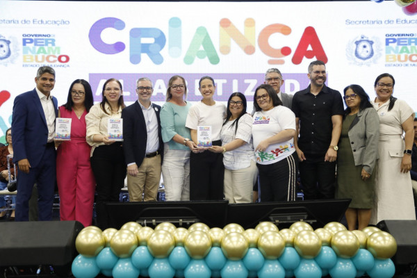 Prêmio foi entregue pela governadora nesta terça-feira (19)