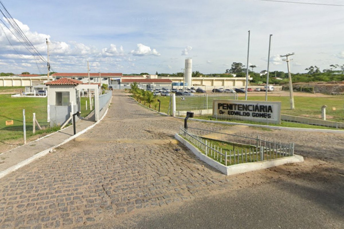A frente da Penitenciária Dr. Edvaldo Gomes, em Petrolina/Foto: Reprodução/Google Maps